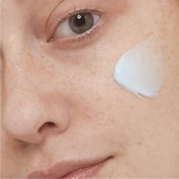 HERBIVORE Botanicals Aquarius Clarity
Cream - Picture 3 of 4